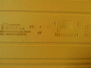  керамический дымоход Effe2 Domus - индексы пропечатаны на поверхности блока.