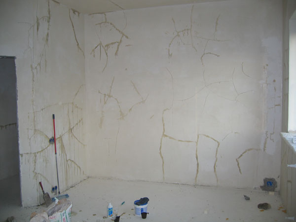 Трещины на стене из газобетона или газосиликатных блоков